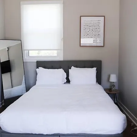 Bright 1 Bedroom 10 Mins To *