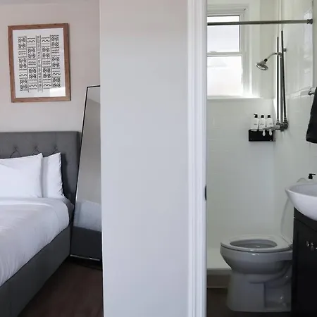 Inviting 1 Bedroom 10 Mins To Nash Hotel Nashville