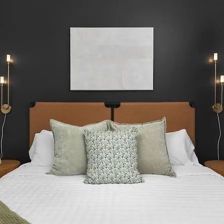 Apartment Modern Comfort Only 2 Mile To Downtown Broadway *