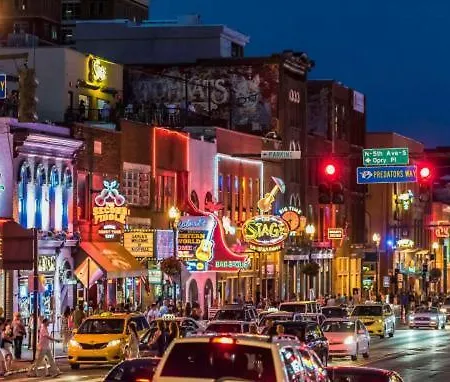 Near Downtown Broadway & Stadium - Free Parking * Nashville