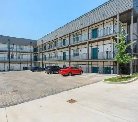 Apartment Near Downtown Broadway & Stadium - Free Parking