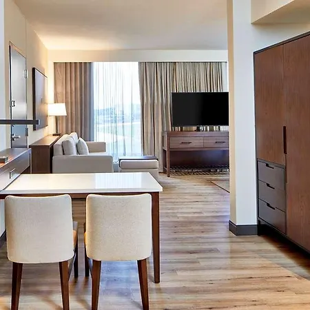 Hotel Embassy By Hilton Downtown 4*