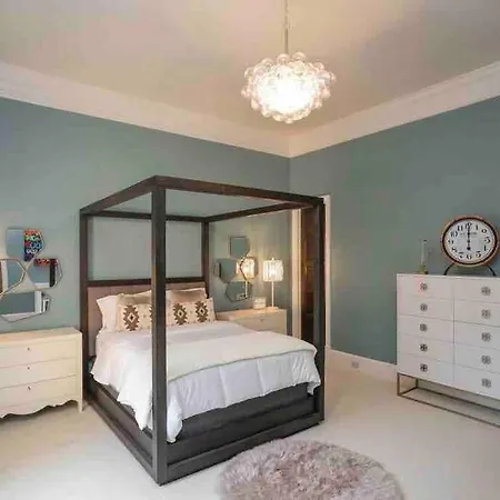 Holiday home Supreme Luxury For Discerning Tastes *