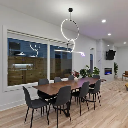 Apartment Huge Luxury Urban Oasis 5 Minutes To Downtown With Free Parking