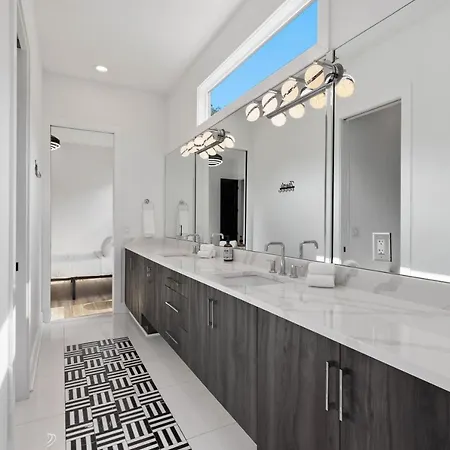 Huge Luxury Urban Oasis 5 Minutes To Downtown With Free Parking Nashville