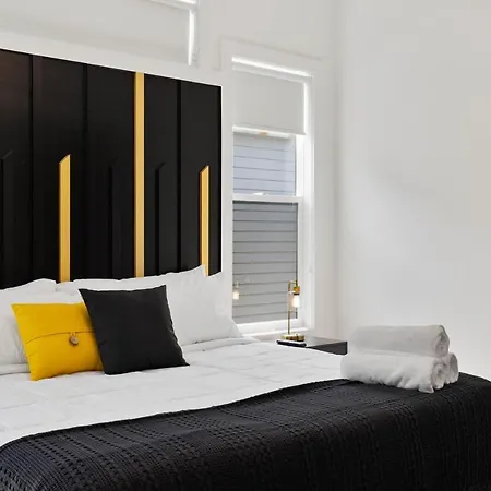 Apartment Huge Luxury Urban Oasis 5 Minutes To Downtown With Free Parking