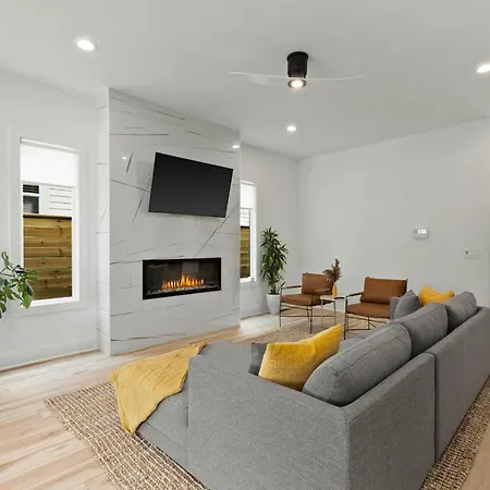 Huge Luxury Urban Oasis 5 Minutes To Downtown With Free Parking Apartment *
