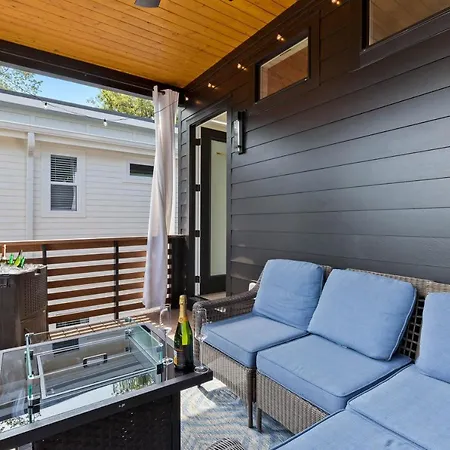 Apartment Huge Luxury Urban Oasis 5 Minutes To Downtown With Free Parking