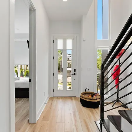 Apartment Huge Luxury Urban Oasis 5 Minutes To Downtown With Free Parking