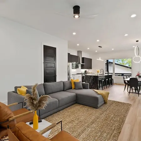 Huge Luxury Urban Oasis 5 Minutes To Downtown With Free Parking Nashville