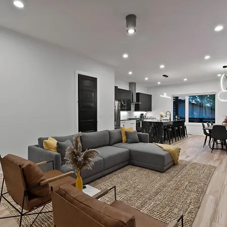 Huge Luxury Urban Oasis 5 Minutes To Downtown With Free Parking Apartment
