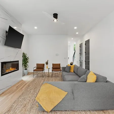 Huge Luxury Urban Oasis 5 Minutes To Downtown With Free Parking Apartment Nashville