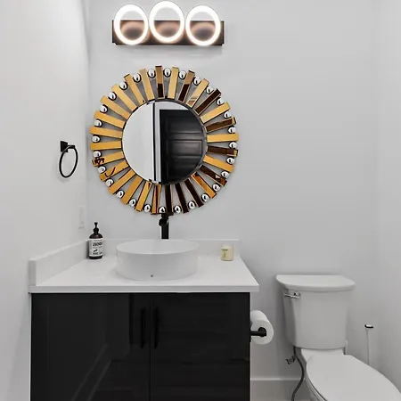 Huge Luxury Urban Oasis 5 Minutes To Downtown With Free Parking Apartment *