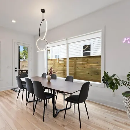 Huge Luxury Urban Oasis 5 Minutes To Downtown With Free Parking * Nashville