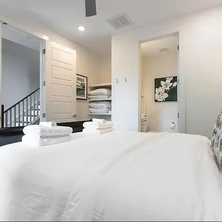 Vibe/3 Miles 2broadway/11 Bds Holiday home *