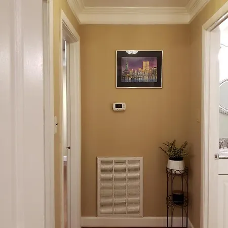 Apartment In Reach West End