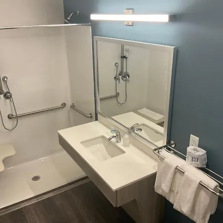 Hotel Woodspring Hermitage - Airport 3*