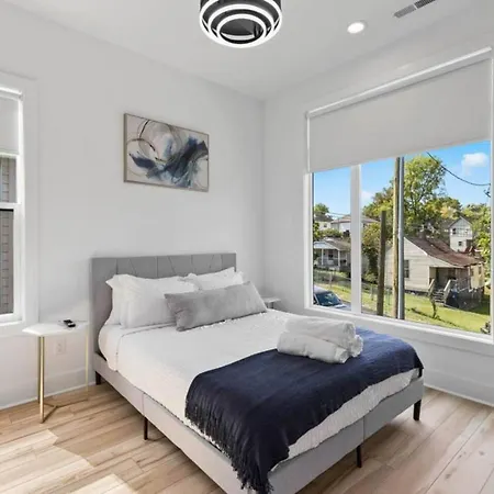 Urban Oasis: Modern Luxury Near Downtown Holiday home Nashville