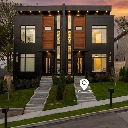 Holiday home Urban Oasis: Modern Luxury Near Downtown