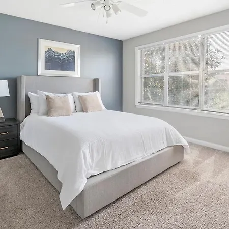 Modern In Prime Location Id8103x6 Apartment