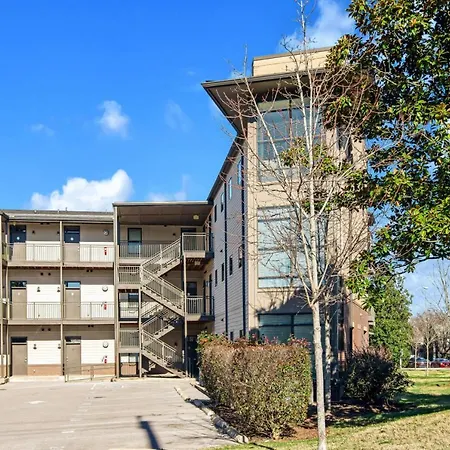 1st Floor & No Steps By Vanderbilt, Belmont & Food Holiday home *