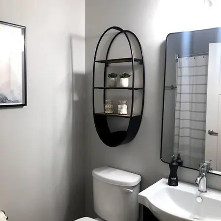 1st Floor & No Steps By Vanderbilt, Belmont & Food * Nashville