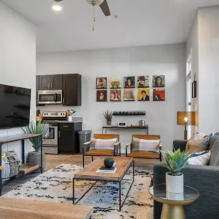 Holiday home 1st Floor & No Steps By Vanderbilt, Belmont & Food *