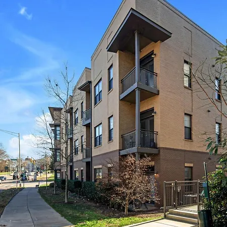 Walk To Vanderbilt And Belmont - Shuffle Board And Free Parking Holiday home Nashville
