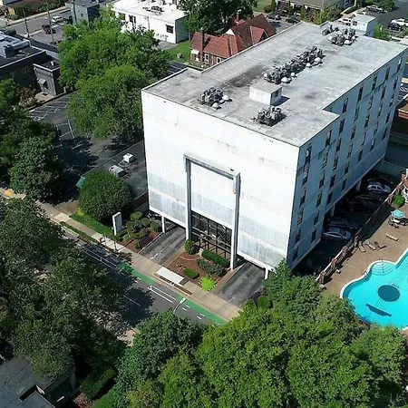 Famous Music Row 1 Bedroom With Free Parking And Pool
