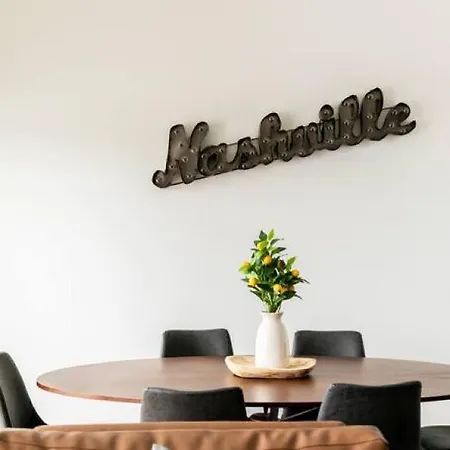 Stunning River View Walk To Downtown Rooftop Patio * Nashville