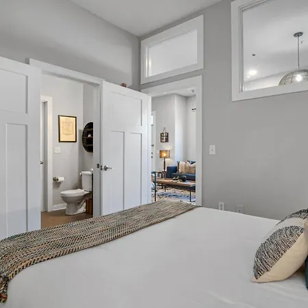 1st Floor & No Steps By Vanderbilt, Belmont & Food Holiday home
