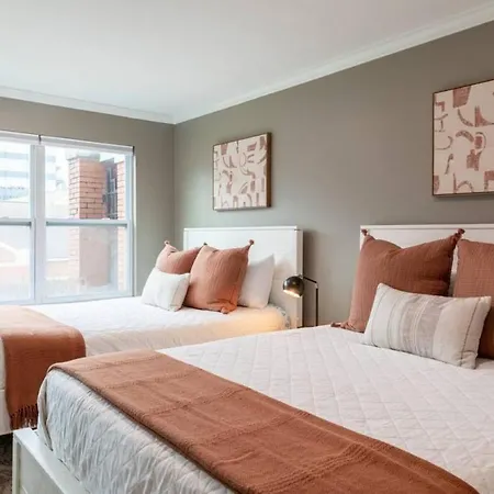 Downtown Condo, Walk To Broadway With Free Parking Apartment Nashville