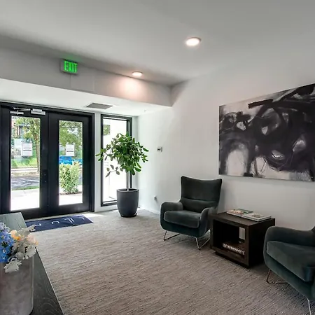 Chic Modern Pool, Patio, Parking * Nashville