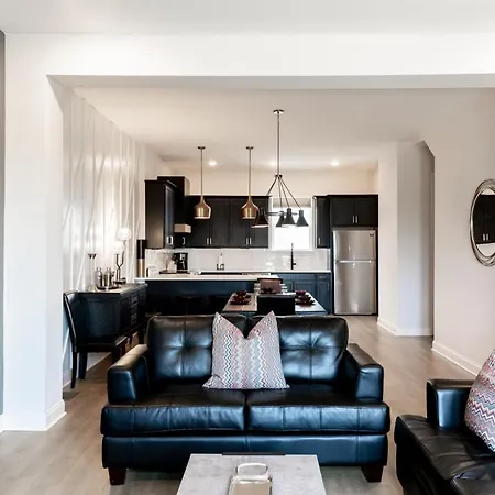 Diamond Retreat Townhome With Garage 3 Mi To Downtown Holiday home Nashville