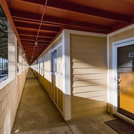 Apartment Walk To Downtown Broadway With Pool, Parking And Patio Nashville