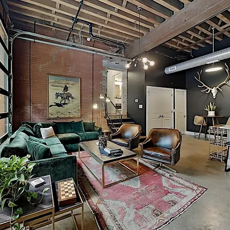One-of-a-kind! Roll Up Garage Door-pool, Speakeasy * Nashville