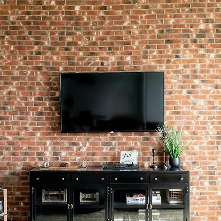Stunning River View Walk To Downtown Rooftop Patio Apartment Nashville