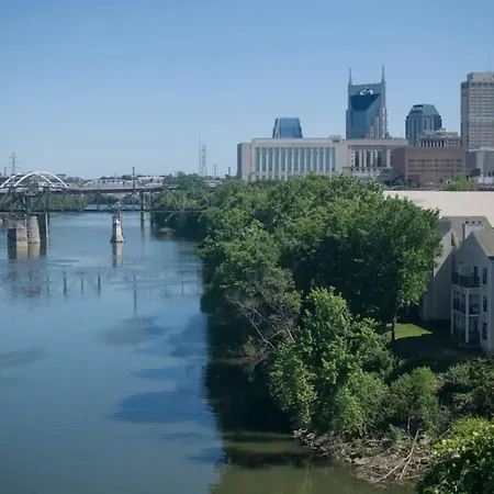 Riverfront View Near Downtown, Walk To Restaurants