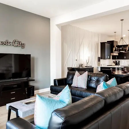 Diamond Retreat Townhome With Garage 3 Mi To Downtown Holiday home Nashville