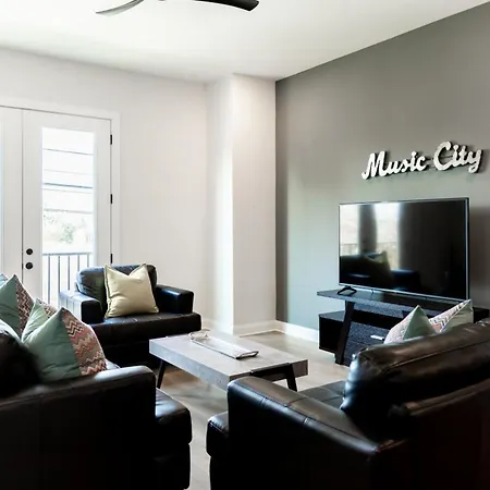 Diamond Retreat Townhome With Garage 3 Mi To Downtown * Nashville