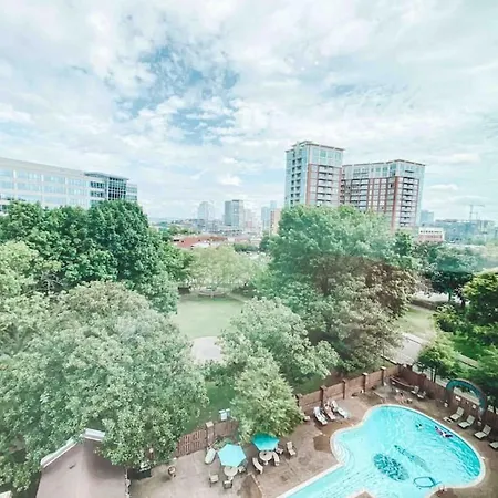 Music Holiday, On Music Row, Has Pool & Free Parking *