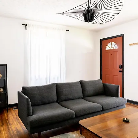Mid-century Modern Near Downtown With Free Parking Nashville