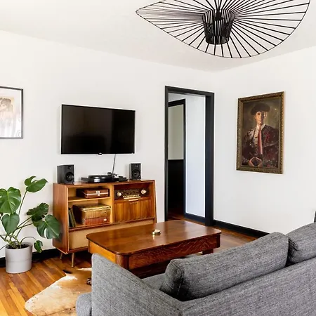 Mid-century Modern Near Downtown With Free Parking Nashville