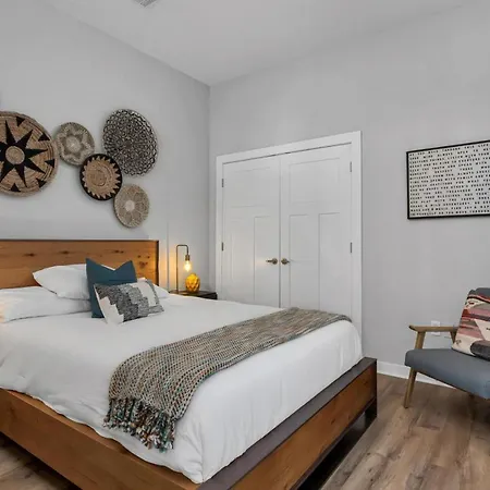 1st Floor & No Steps By Vanderbilt, Belmont & Food * Nashville
