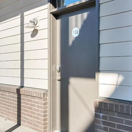 1st Floor & No Steps By Vanderbilt, Belmont & Food Holiday home