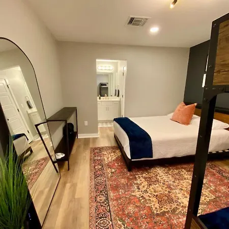 Apartment Walk To Downtown Broadway With Pool, Free Parking, And Gym Nashville