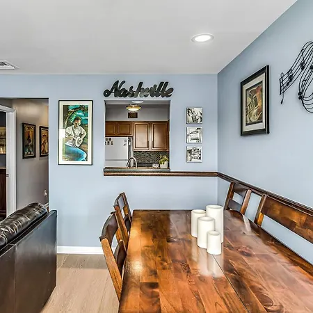 Riverfront View Near Downtown, Walk To Restaurants Holiday home Nashville