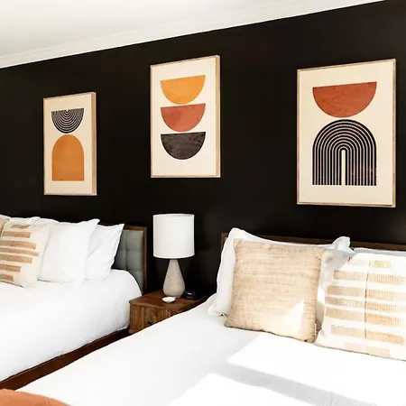 Stylish Downtown With Patio & Free Parking * Nashville