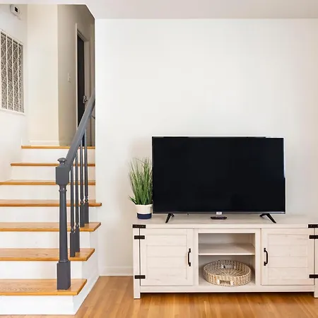 Spacious In A Quiet Neighborhood Holiday home Nashville