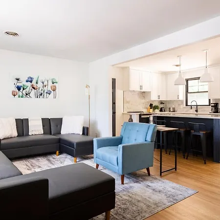 Spacious In A Quiet Neighborhood Holiday home Nashville